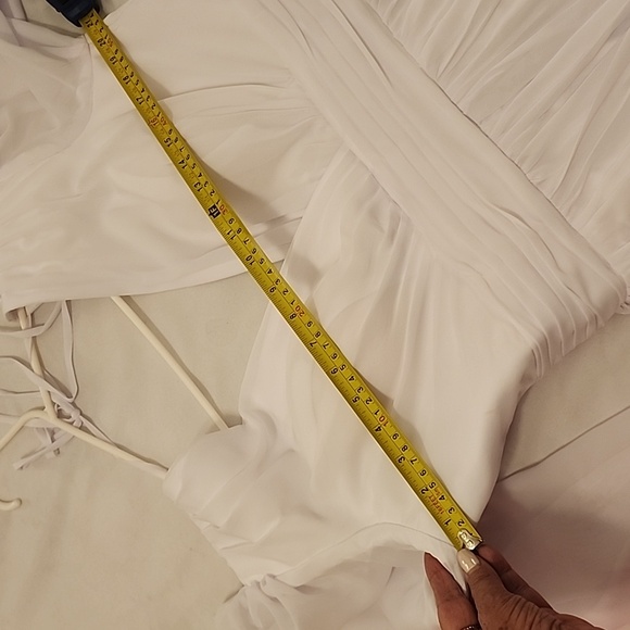 Beautiful white dress !!!! New never worn. - Picture 3 of 4